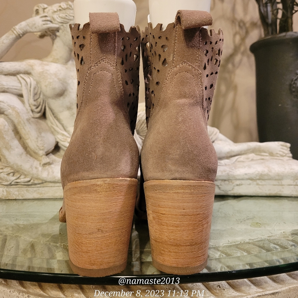Frye Victoria Cut Short Boots in Dusty Rose Luxury Designer Leather Cut Out #653 - Picture 4 of 11